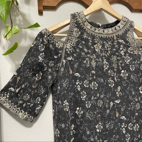 BKE Bohemian Blouse Floral Knit Cold Shoulder Embroidered Boho Women’s Small S - Picture 13 of 14